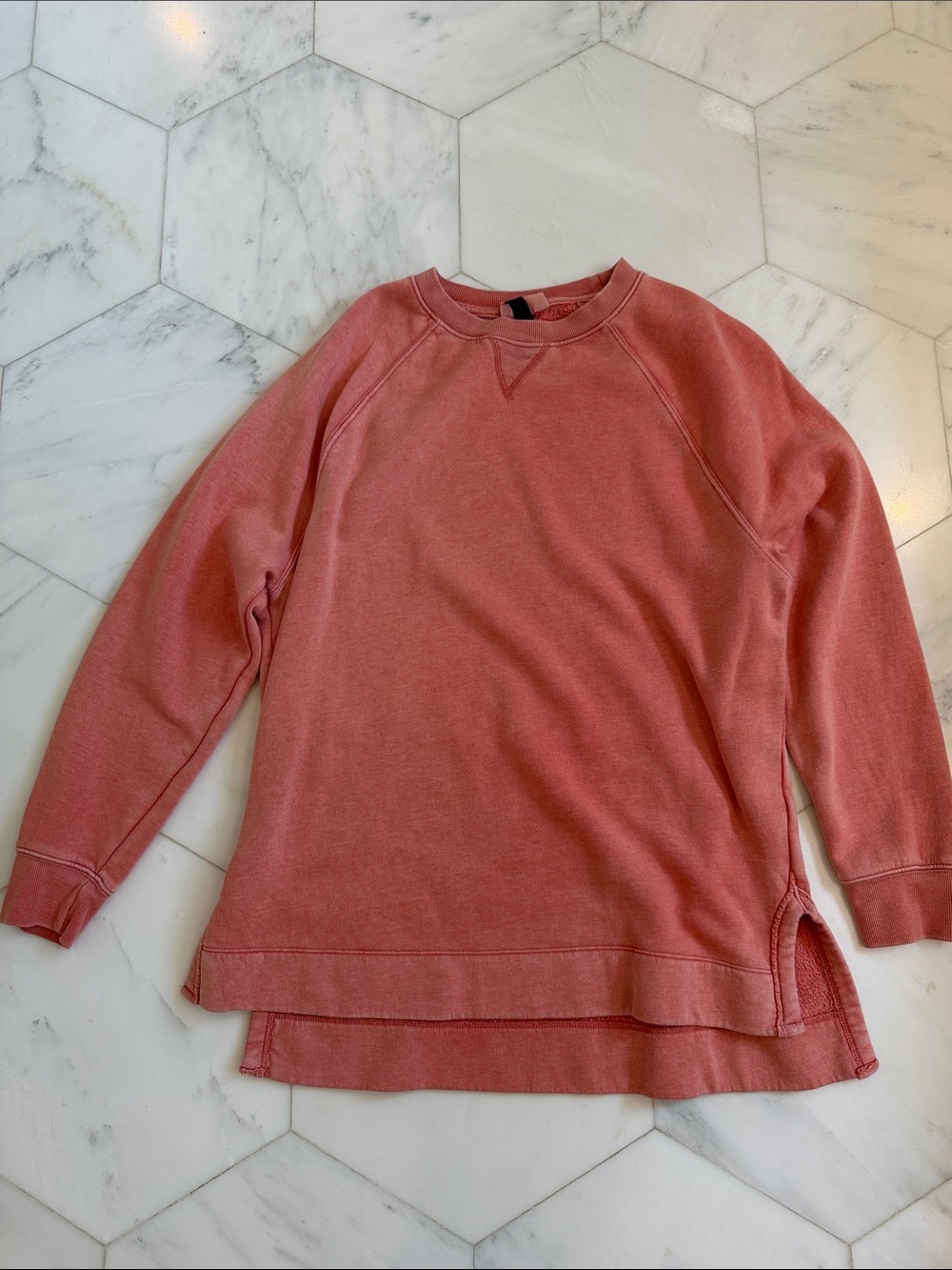 Universal Thread Womens Crewneck Sweatshirt in Dusty Rose